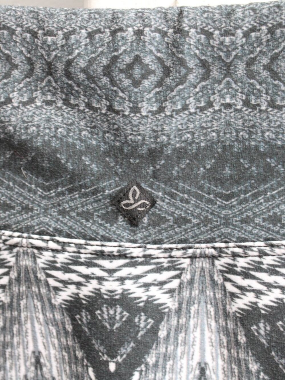prAna Gray Feather Chevron A-Line Mini Skirt Size Small - Picture 3 of 5
